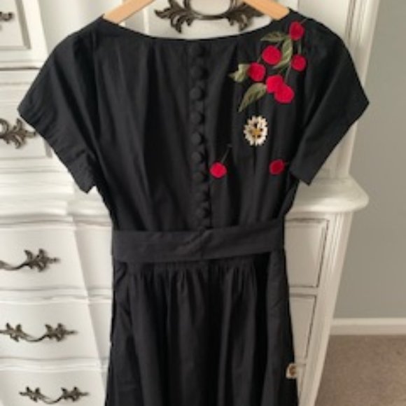 Custom Black Embroidered Fit & Flare Retro Cherry & Daisy dress boat neck - Picture 4 of 7
